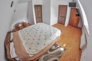 Дома для отпуска Casele de vacanta Luca & Vicentiu Botiza Двухместный номер с 1 кроватью-14